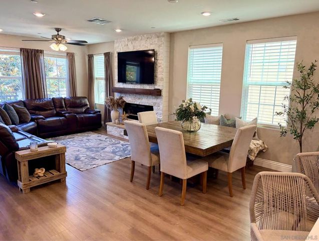 21516 Harmony Village Dr, Escondido, CA 92029