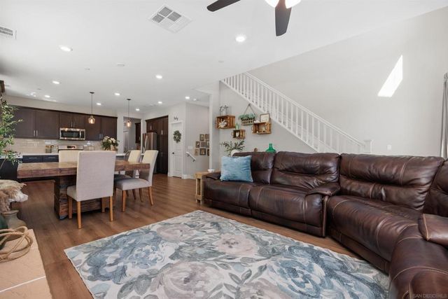 21516 Harmony Village Dr, Escondido, CA 92029