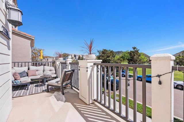 21516 Harmony Village Dr, Escondido, CA 92029