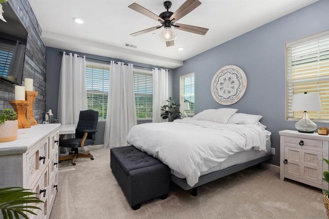21516 Harmony Village Dr, Escondido, CA 92029