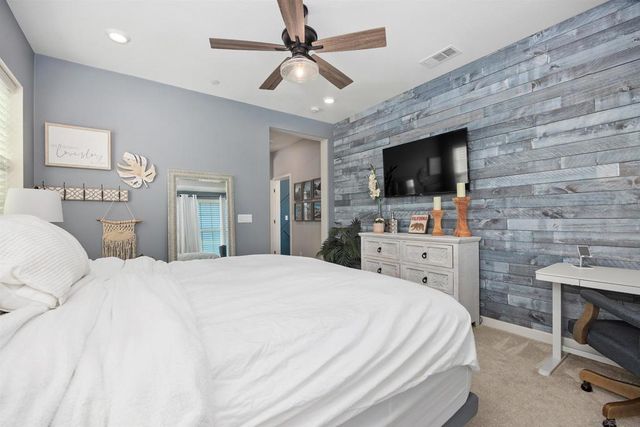 21516 Harmony Village Dr, Escondido, CA 92029