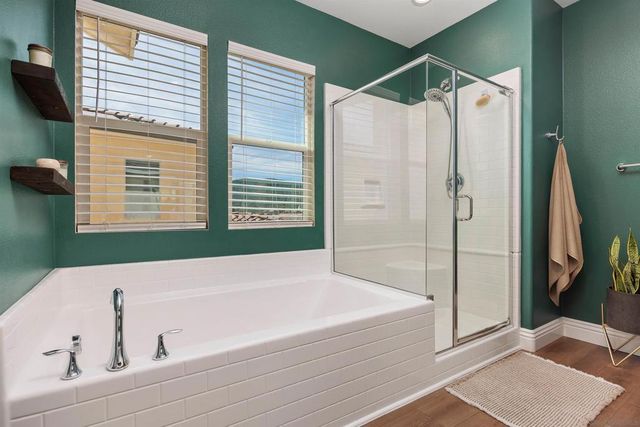 21516 Harmony Village Dr, Escondido, CA 92029