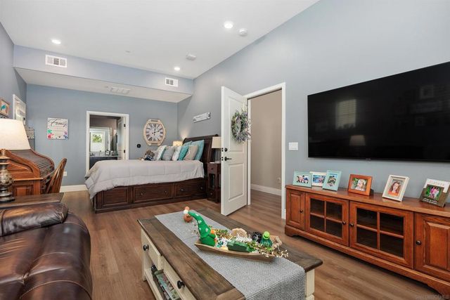 21516 Harmony Village Dr, Escondido, CA 92029