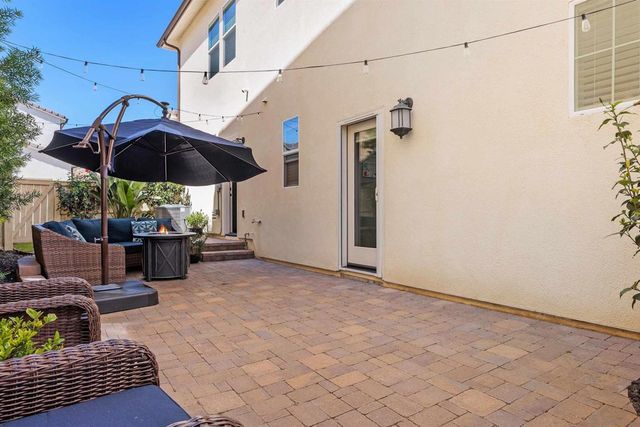 21516 Harmony Village Dr, Escondido, CA 92029
