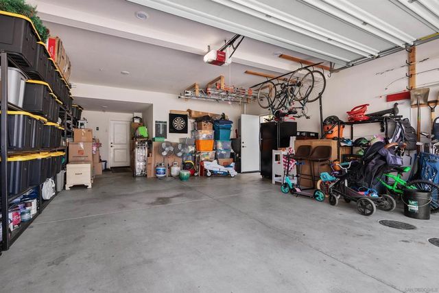 21516 Harmony Village Dr, Escondido, CA 92029