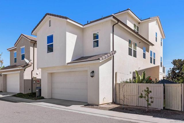 21516 Harmony Village Dr, Escondido, CA 92029