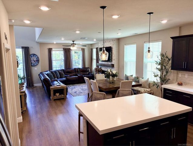 21516 Harmony Village Dr, Escondido, CA 92029