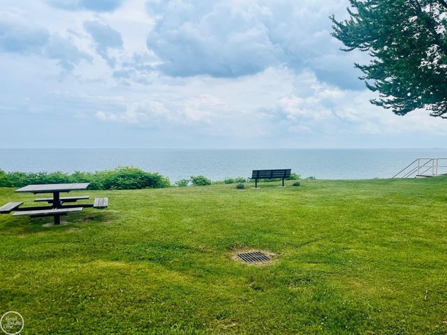 7295 N Elmwood Road, Worth Twp, MI 48450