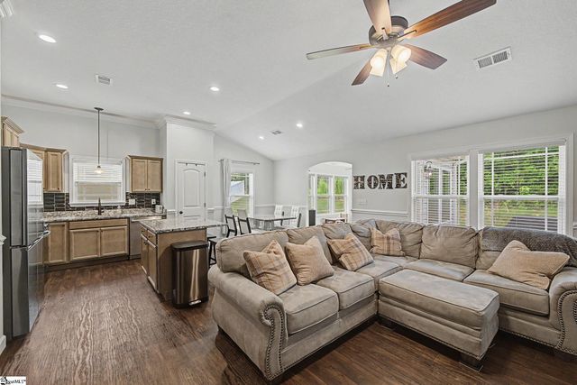 464 Timberwood Drive, Woodruff, SC 29388