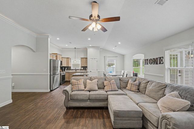 464 Timberwood Drive, Woodruff, SC 29388