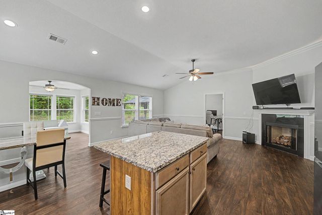 464 Timberwood Drive, Woodruff, SC 29388