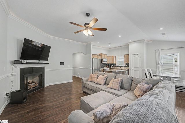 464 Timberwood Drive, Woodruff, SC 29388