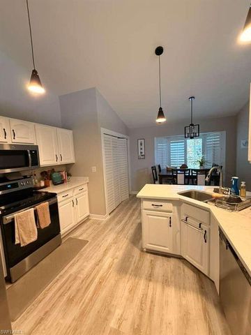 113 Bristol LN C7, Naples, FL 34112