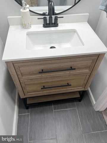 5214 BLAINE ST NE, Washington, DC 20019