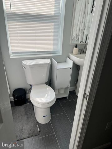 5214 BLAINE ST NE, Washington, DC 20019