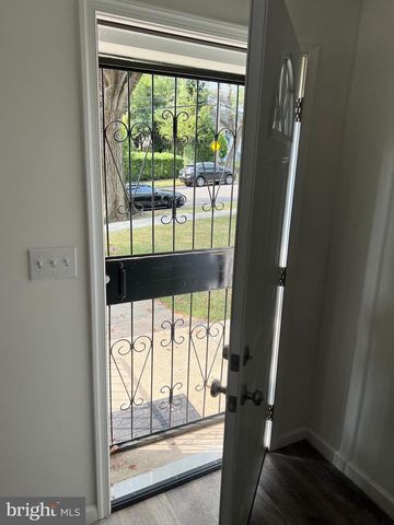 5214 BLAINE ST NE, Washington, DC 20019