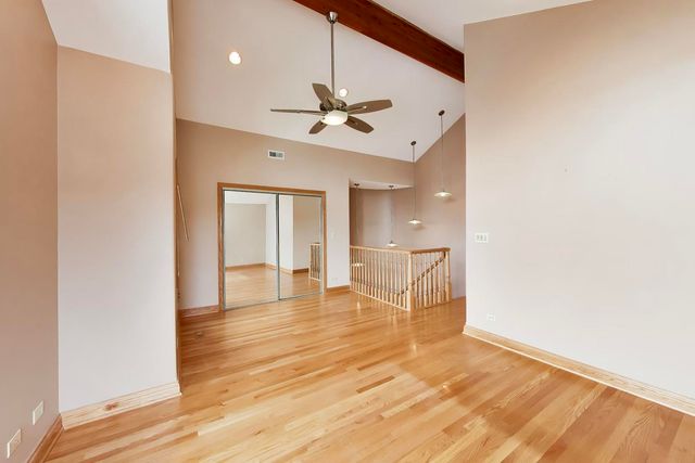 5731 S Newland Avenue, Chicago, IL 60638