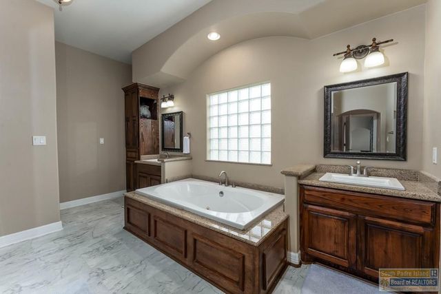 140 Madelyn Rose, Bayview, TX 78566