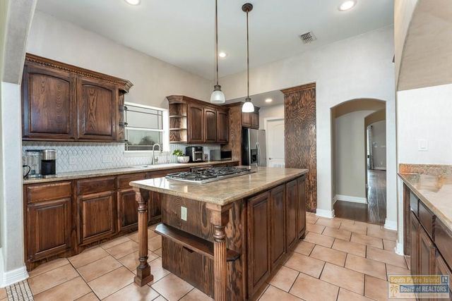 140 Madelyn Rose, Bayview, TX 78566