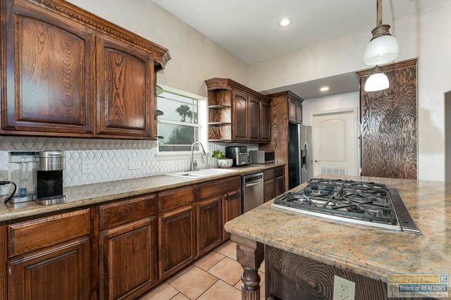 140 Madelyn Rose, Bayview, TX 78566