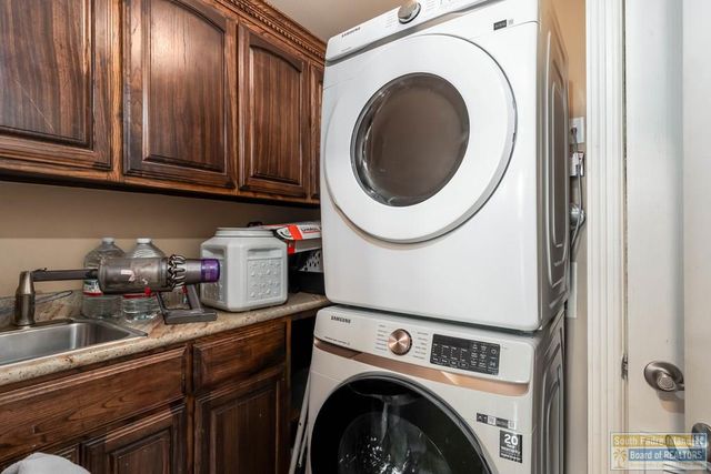 140 Madelyn Rose, Bayview, TX 78566