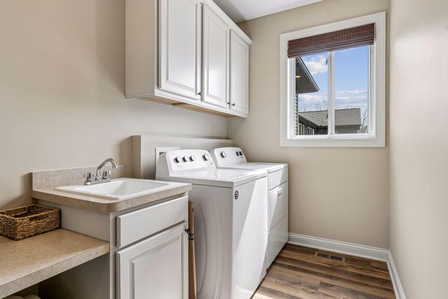 26612 Frontier Avenue, Wyoming, MN 55092