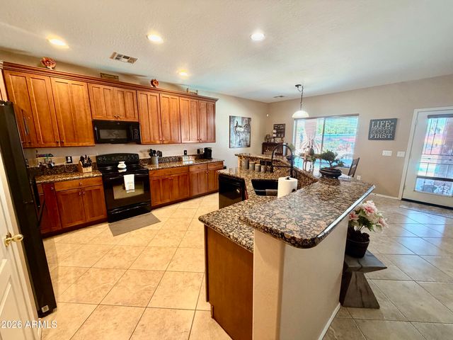1863 N WESTFALL Lane, Casa Grande, AZ 85122