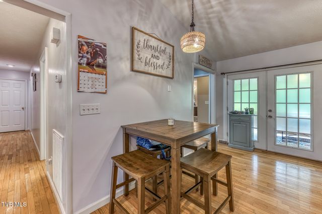 706 Old Stage Road, Church Hill, TN 37642