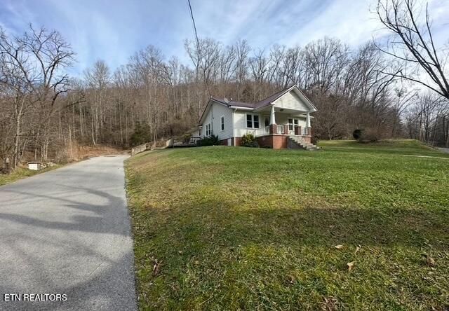 589 Old Nursery Rd, Rose Hill, VA 24281