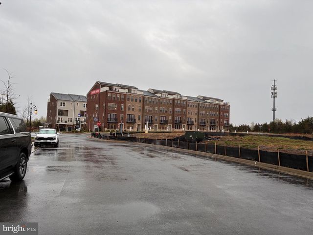 42716 DARALA DR, Ashburn, VA 20147