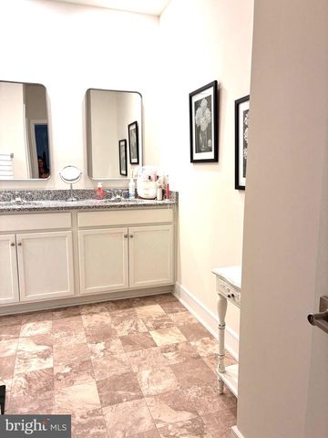 42716 DARALA DR, Ashburn, VA 20147