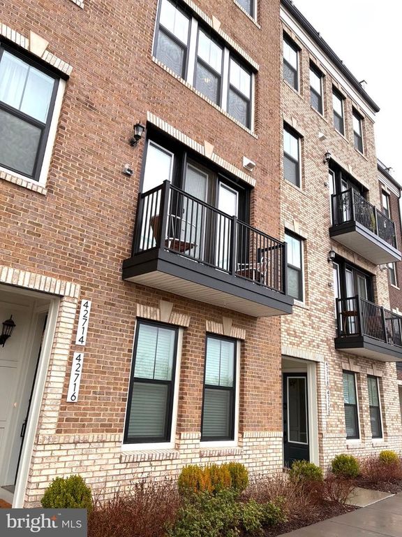 42716 DARALA DR, Ashburn, VA 20147