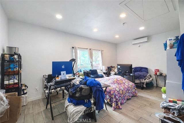 161 W Harcourt Street, Long Beach, CA 90805