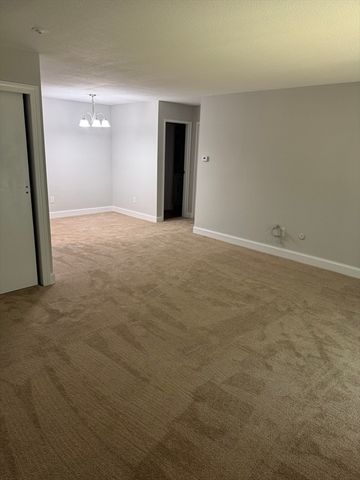 58 Village Brook 18, Natick, MA 01760