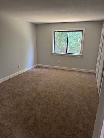 58 Village Brook 18, Natick, MA 01760