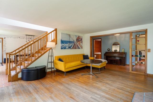 31 Little Alum Rd, Brimfield, MA 01010