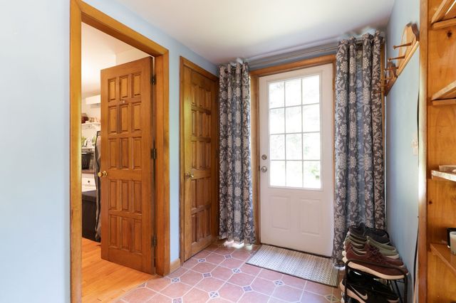 31 Little Alum Rd, Brimfield, MA 01010