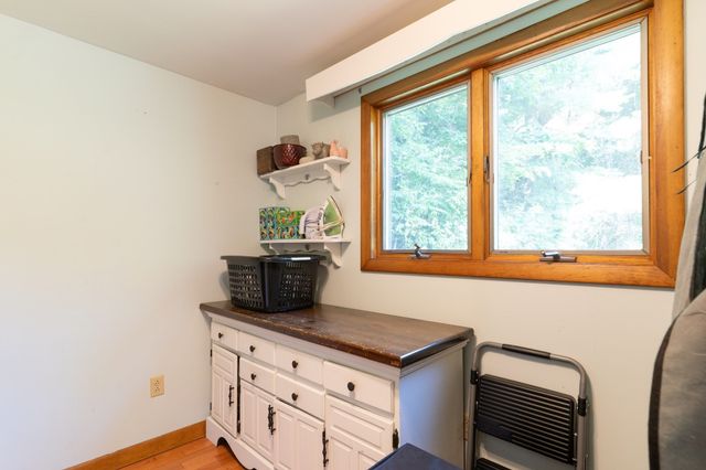 31 Little Alum Rd, Brimfield, MA 01010