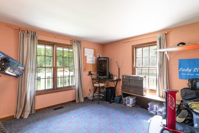 31 Little Alum Rd, Brimfield, MA 01010