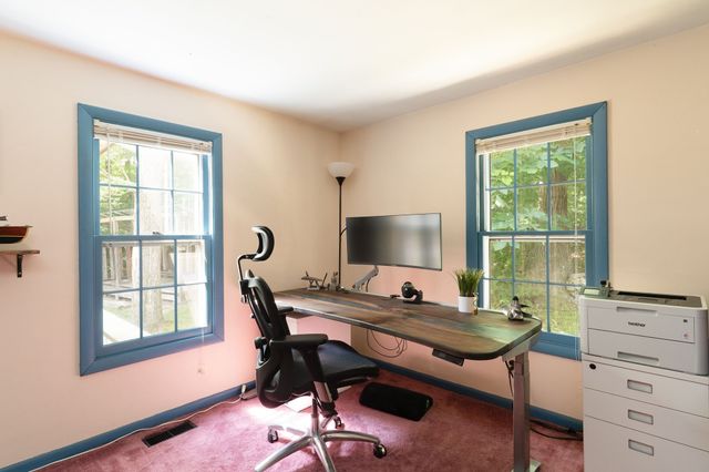 31 Little Alum Rd, Brimfield, MA 01010