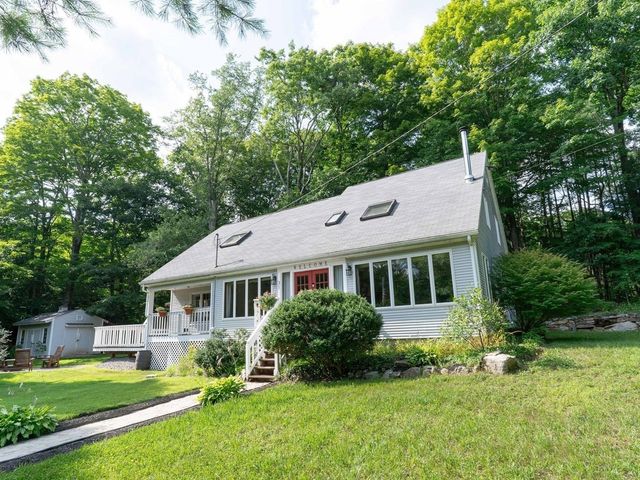 31 Little Alum Rd, Brimfield, MA 01010