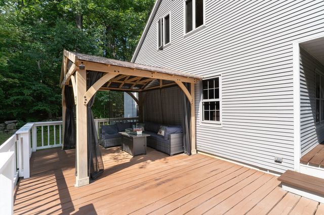 31 Little Alum Rd, Brimfield, MA 01010