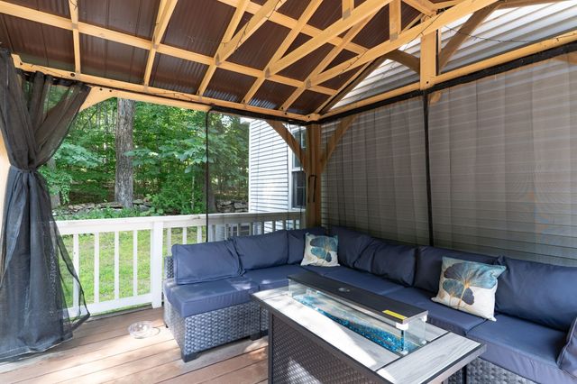 31 Little Alum Rd, Brimfield, MA 01010