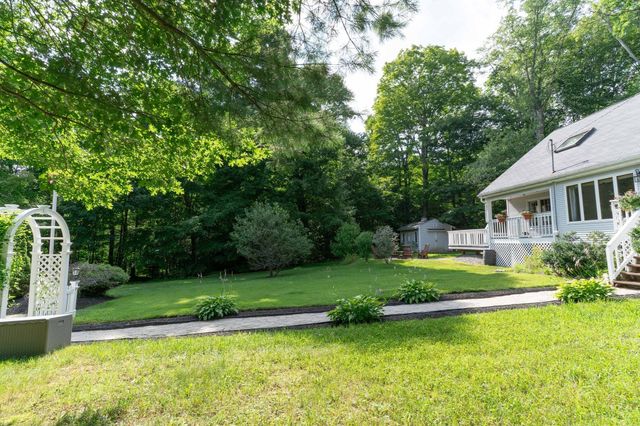 31 Little Alum Rd, Brimfield, MA 01010