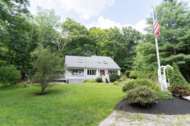 31 Little Alum Rd, Brimfield, MA 01010