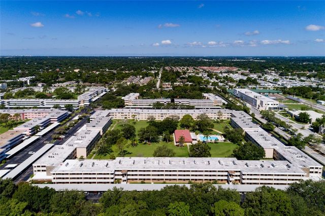 5095 BAY STREET NE 102, St Petersburg, FL 33703