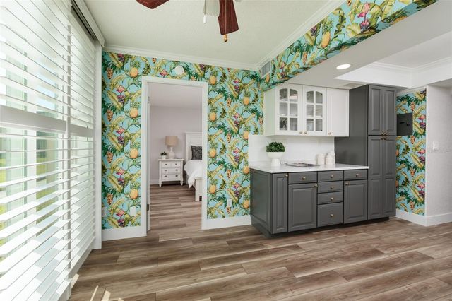 5095 BAY STREET NE 102, St Petersburg, FL 33703