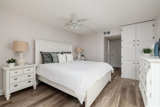 5095 BAY STREET NE 102, St Petersburg, FL 33703