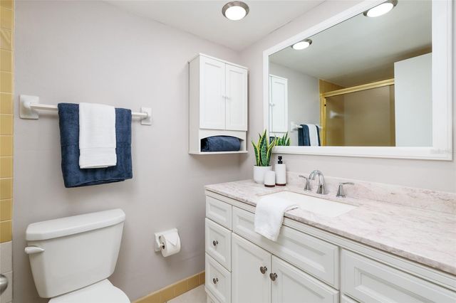 5095 BAY STREET NE 102, St Petersburg, FL 33703