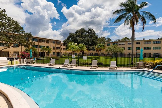 5095 BAY STREET NE 102, St Petersburg, FL 33703